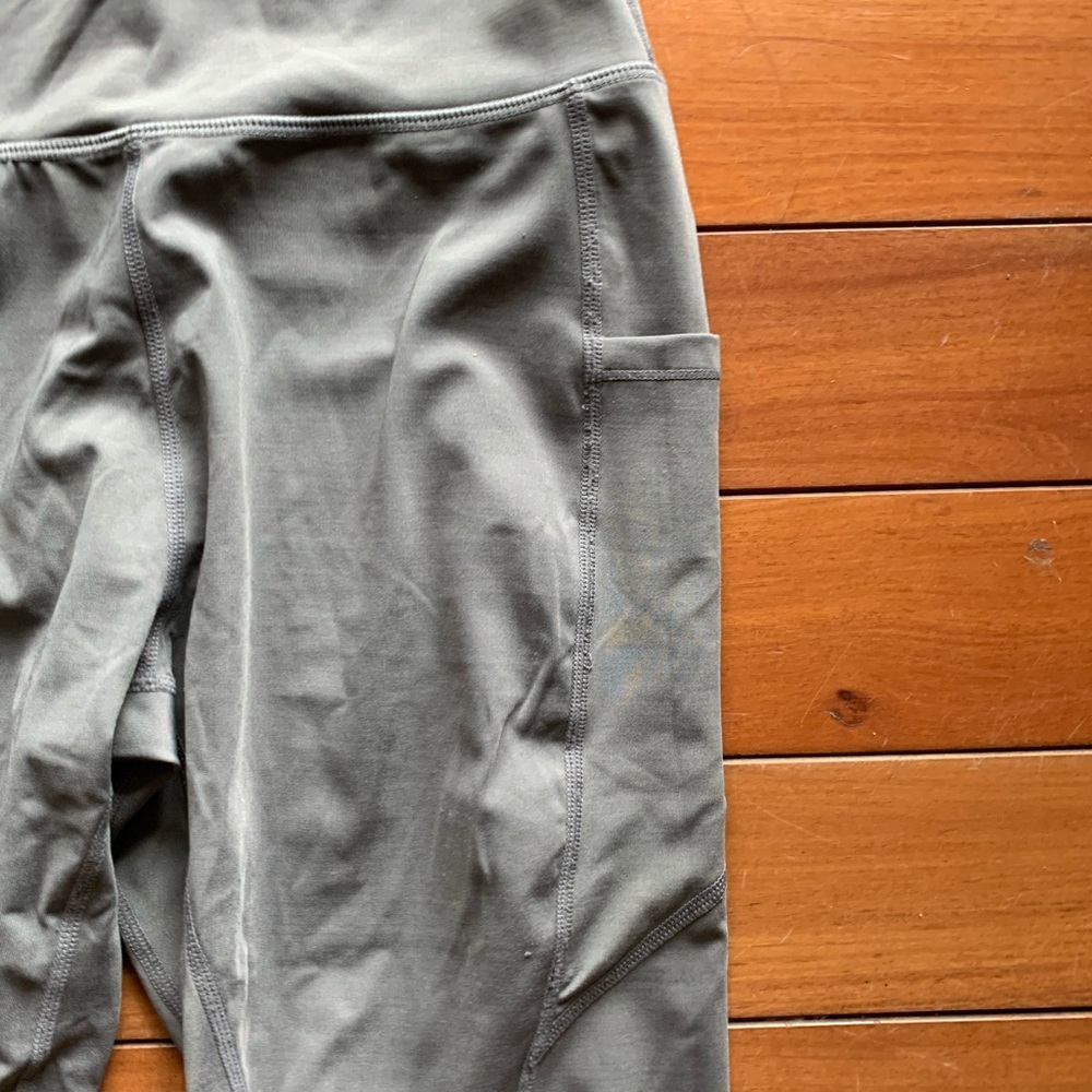 Alphalete leggings with pockets